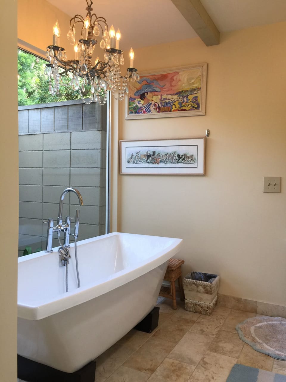 Another view of master bath tub