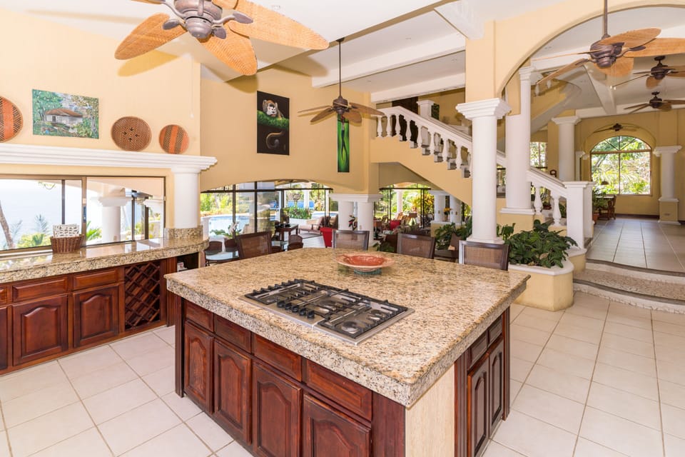 Fully equipped kitchen.