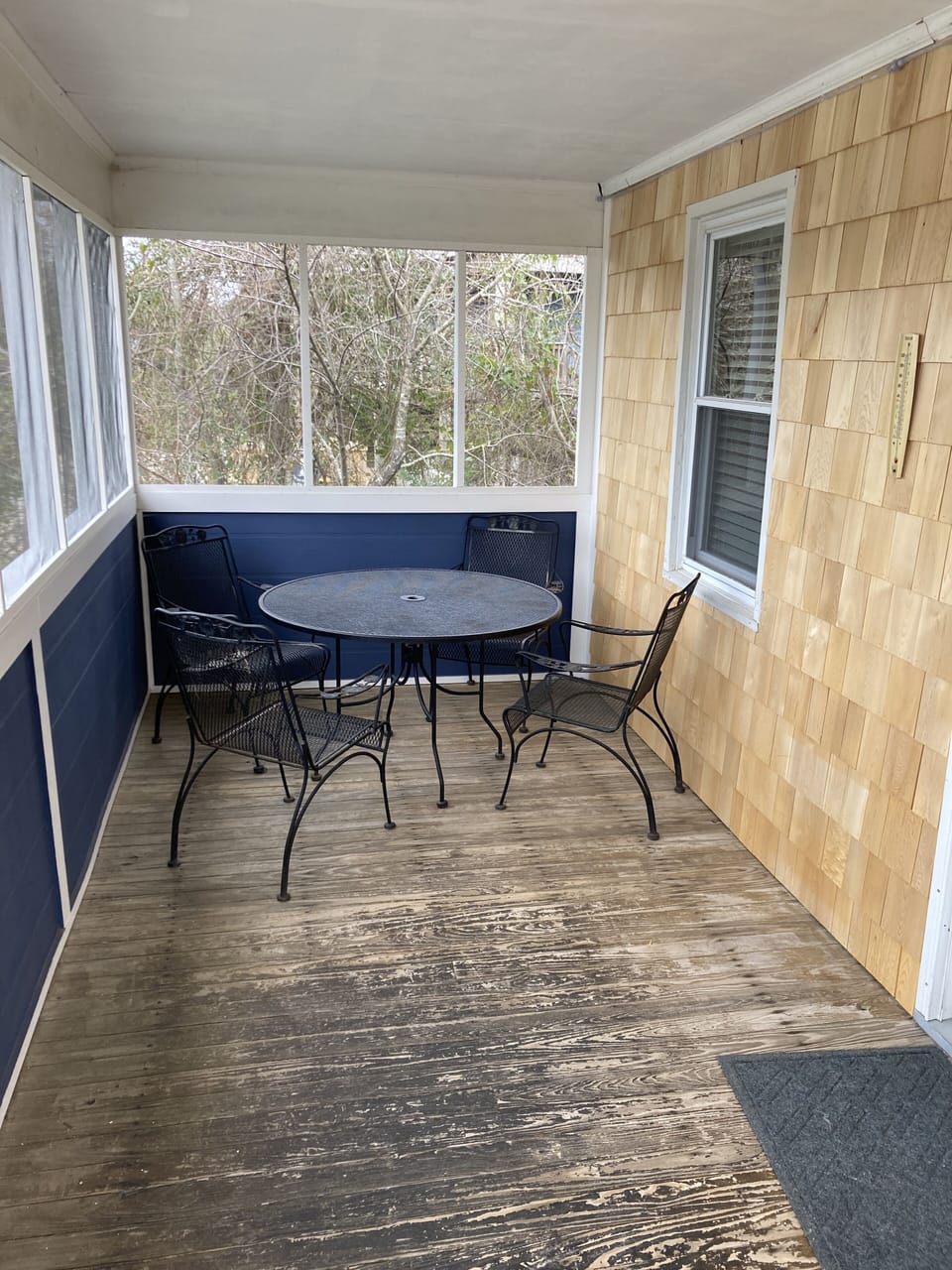 Screened-in Porch