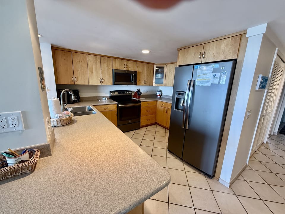 Kitchen- Maple Cabinets, Stone Tops, Stainless Appliances