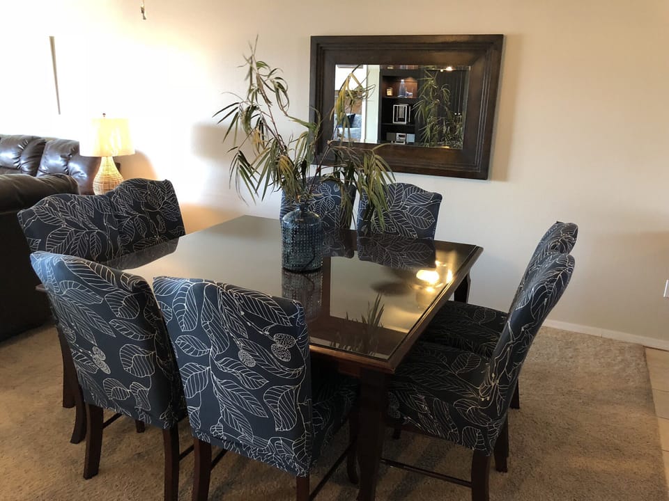 Sit down dining for 8