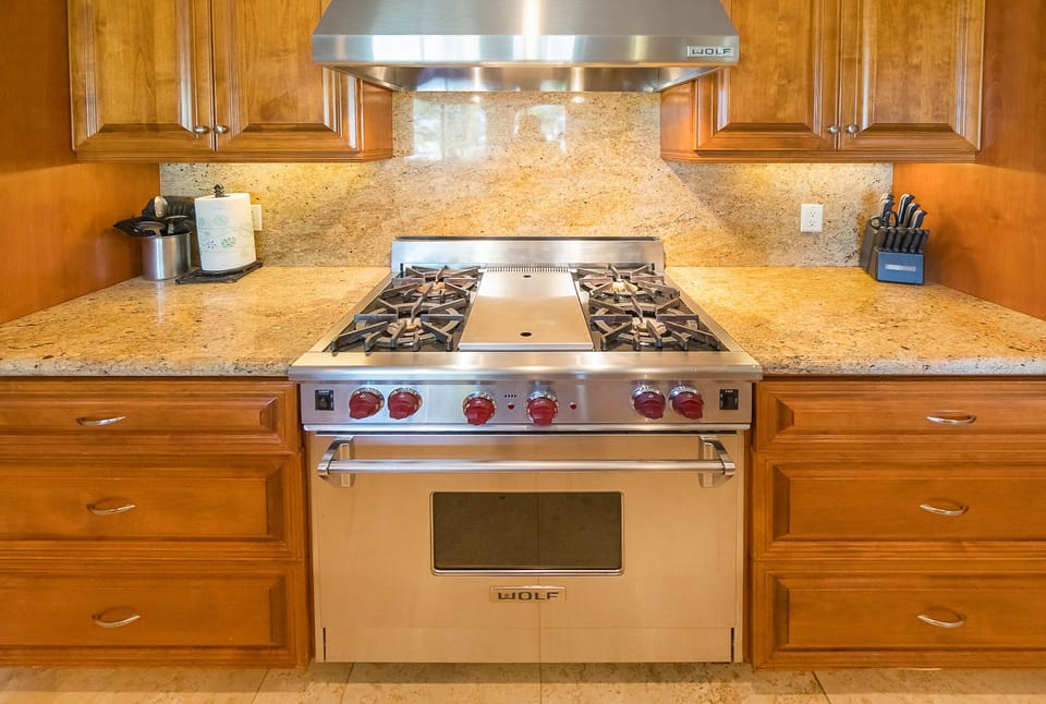 Commercial stove . Gets very hot. For specialty cooks.