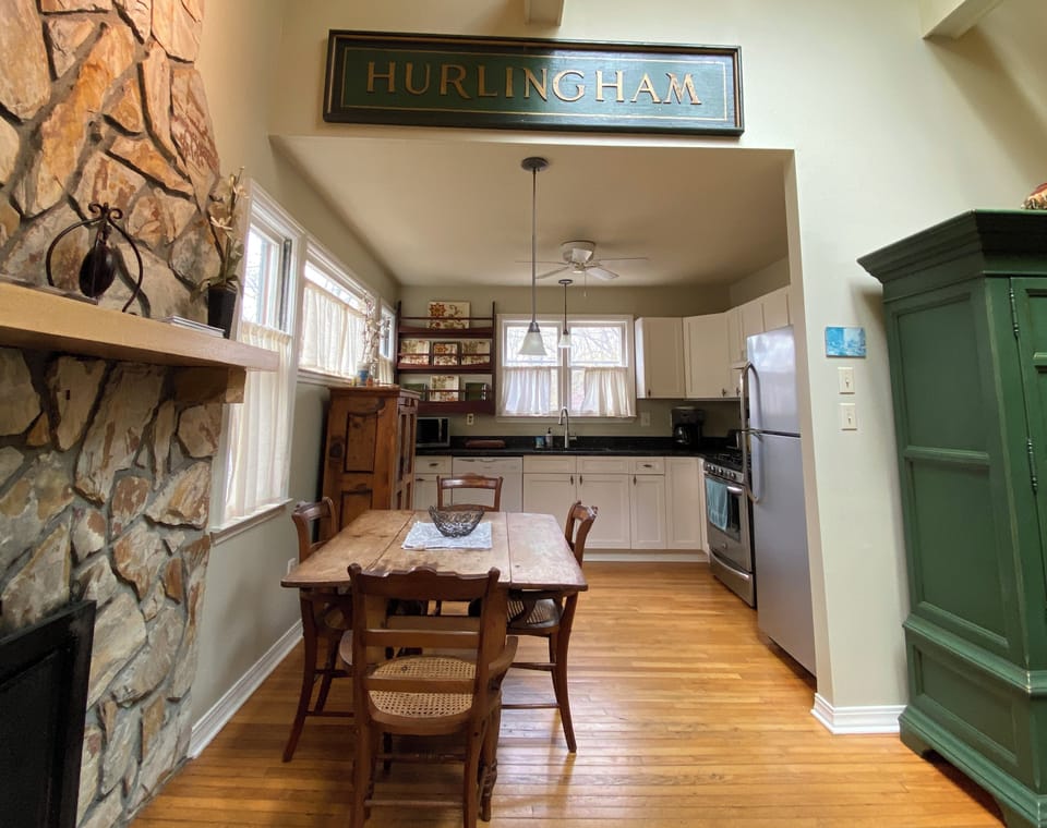 looking toward Kitchen