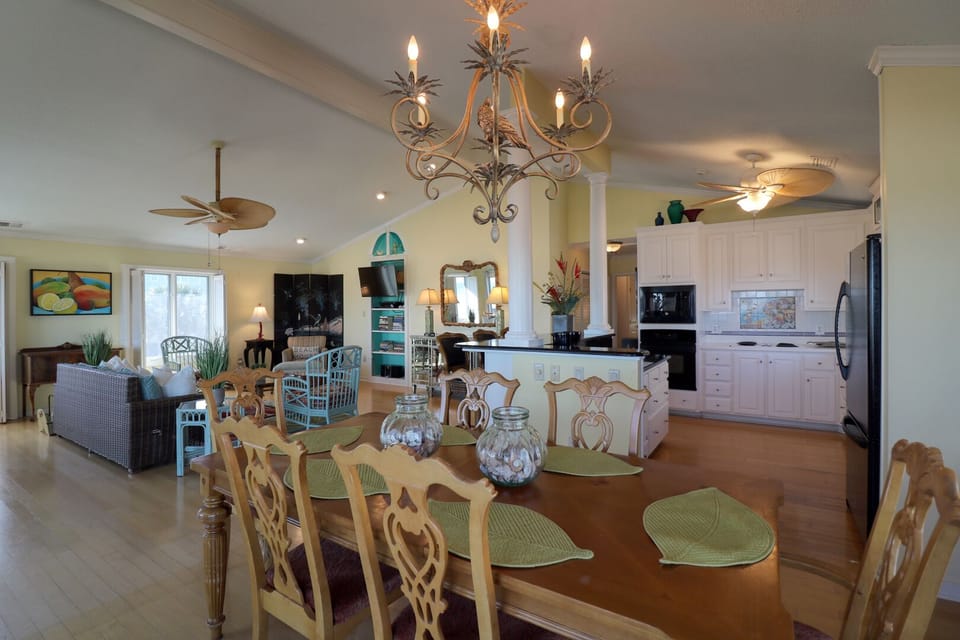 Dining/Living/Kitchen area
(Top floor)