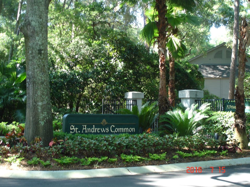 Entrance to St. Andrews Common