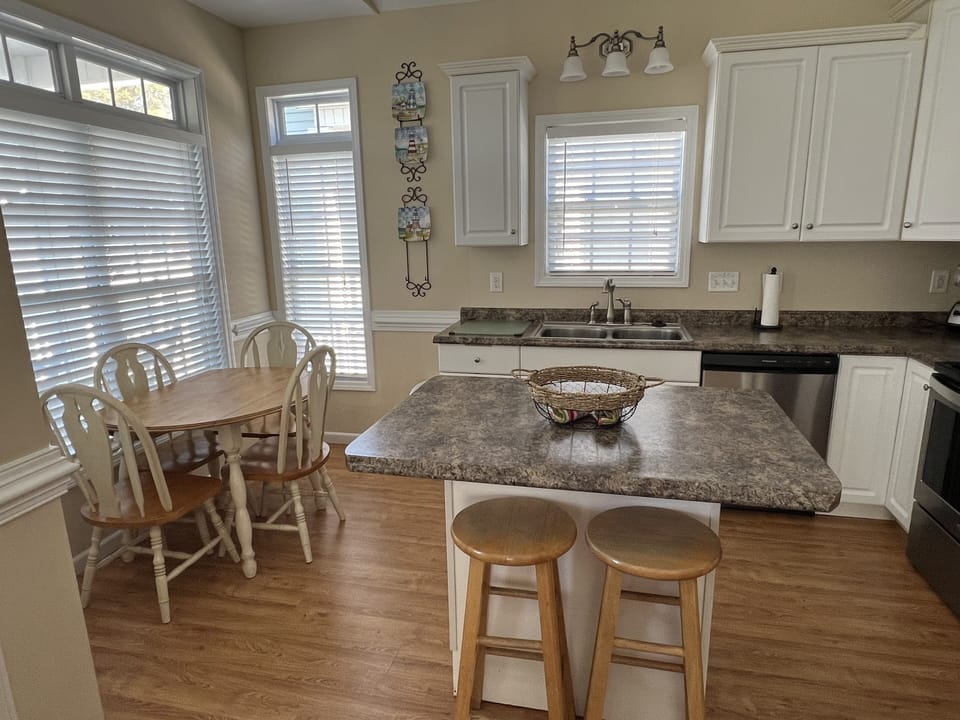 Kitchen - Dining Area