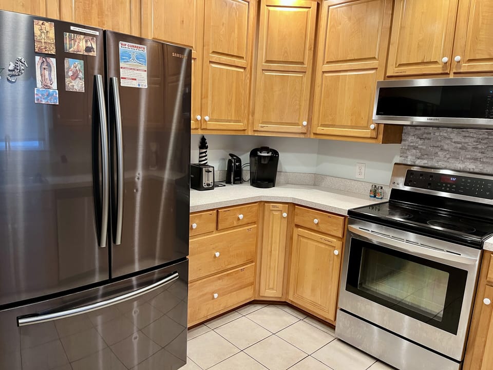 Kitchen angle 1