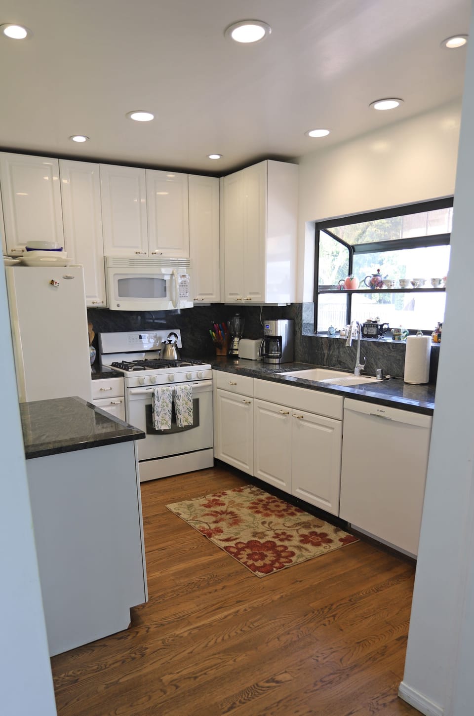 The kitchen has  everything you'll need to cook and entertain.