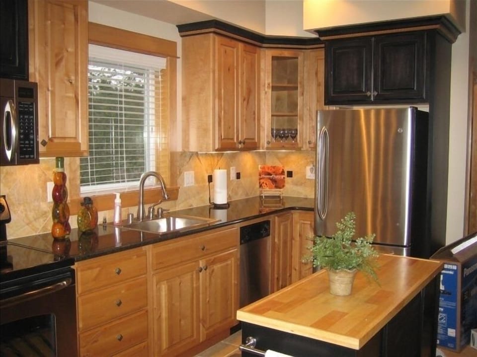 Contemporary kitchen