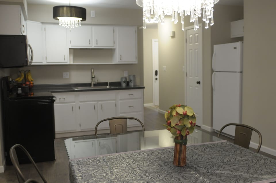 The kitchen space is right off of the dining area. 