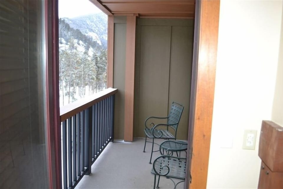 Deck with a Northern view.