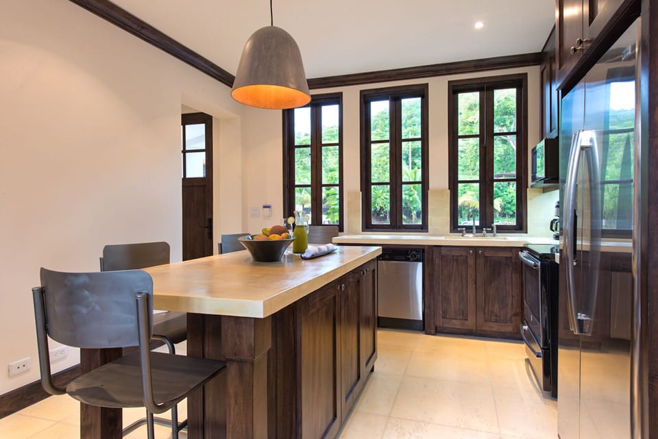 Kitchen/Dining Area