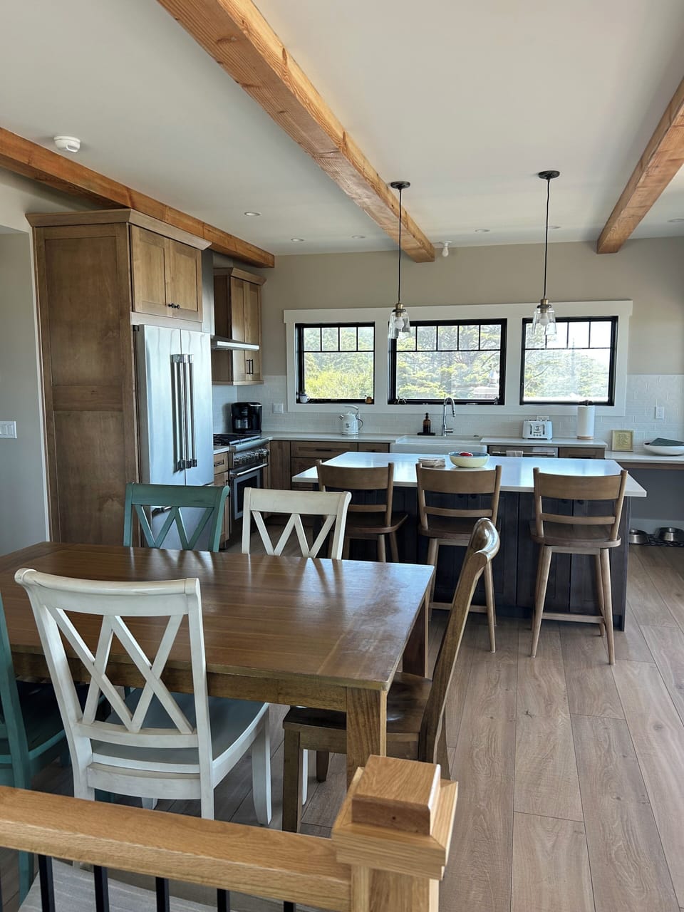 Kitchen & Dining