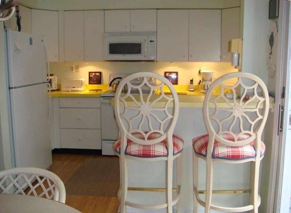 Kitchen and Eating Area