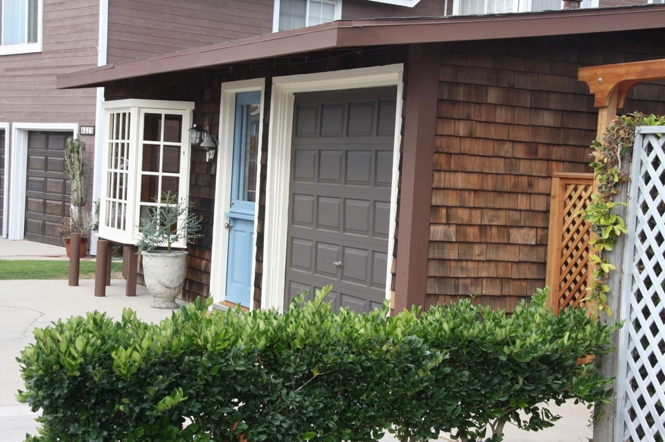 One car garage with remote.