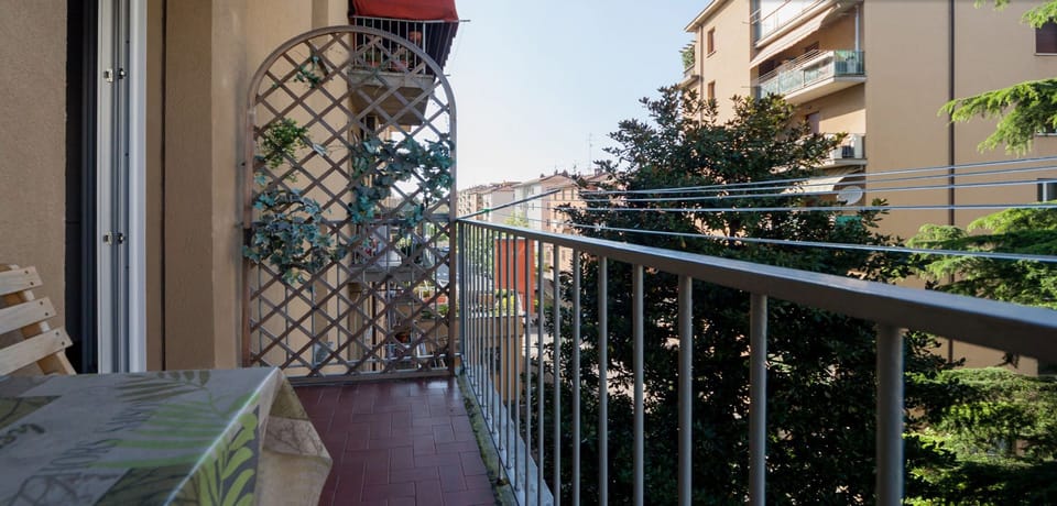 Balcony ouside the kitchen, with view of garden