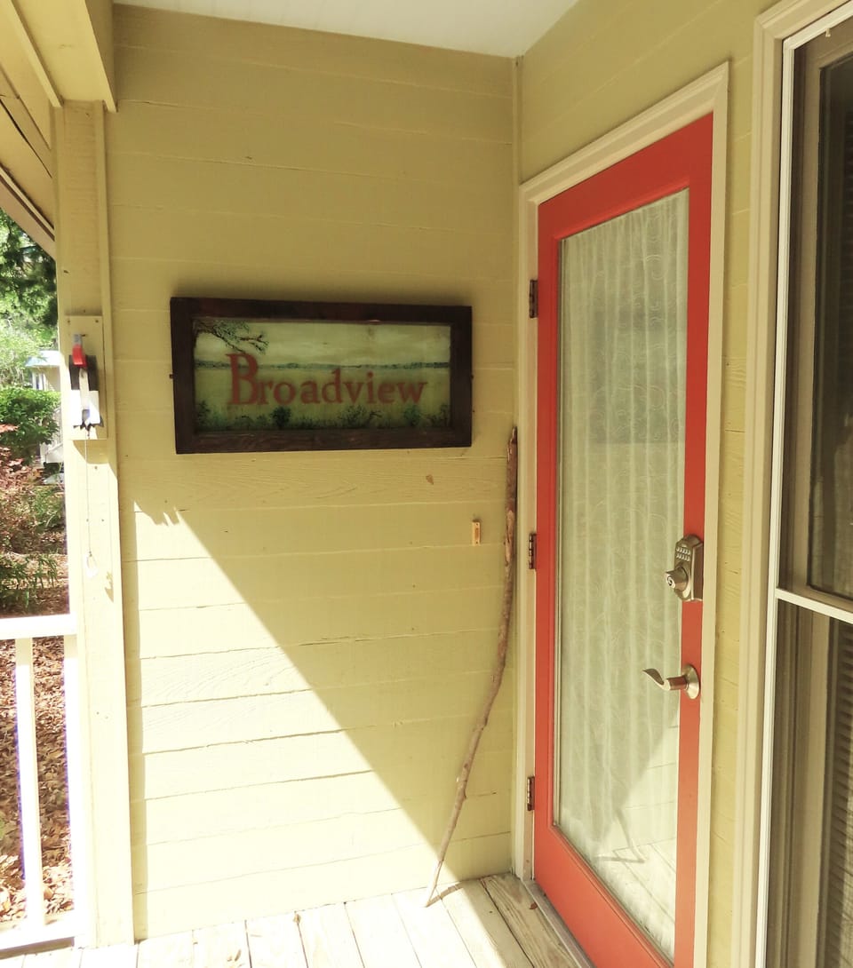 Welcome! There are no steps to the front door or inside the cottage.