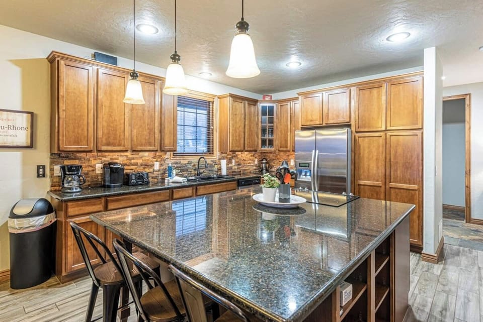 Large luxurious kitchen, fully stocked with everything you might need!