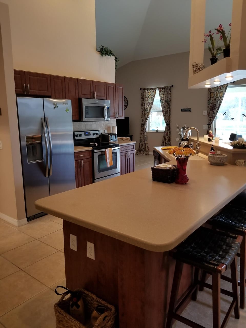 Full equipped kitchen  with all cooking utensil  to prepare a homemade meal 
