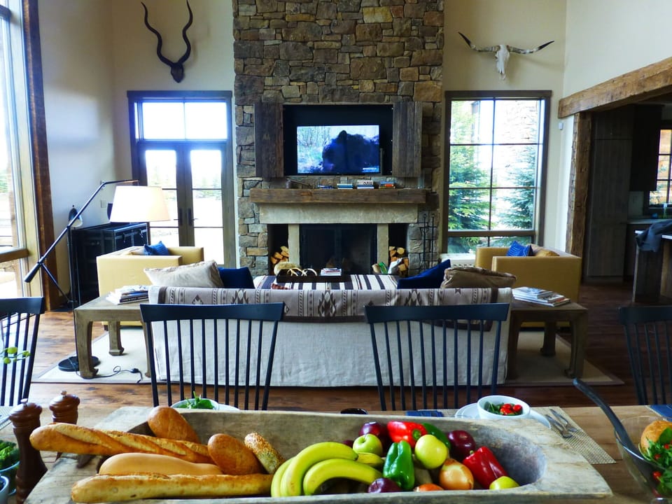 Living room, Wood burning fireplace, Satellite TV