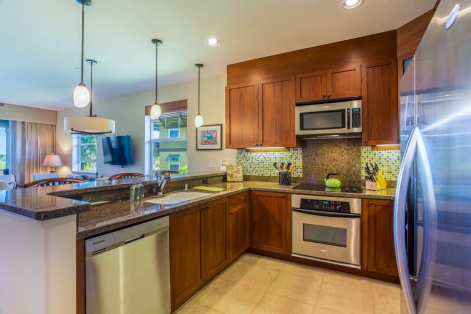 Full Kitchen with stainless steel appliances 