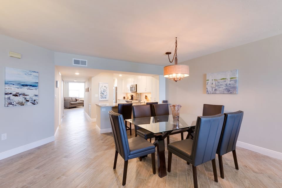 Dining area facing kitchen