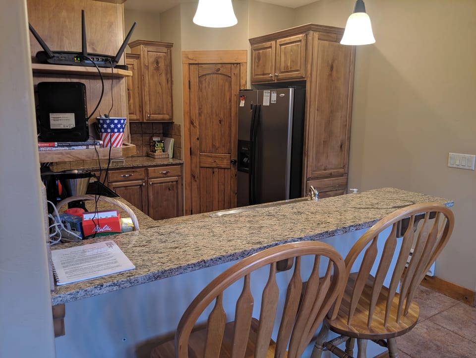 Kitchen & bar
