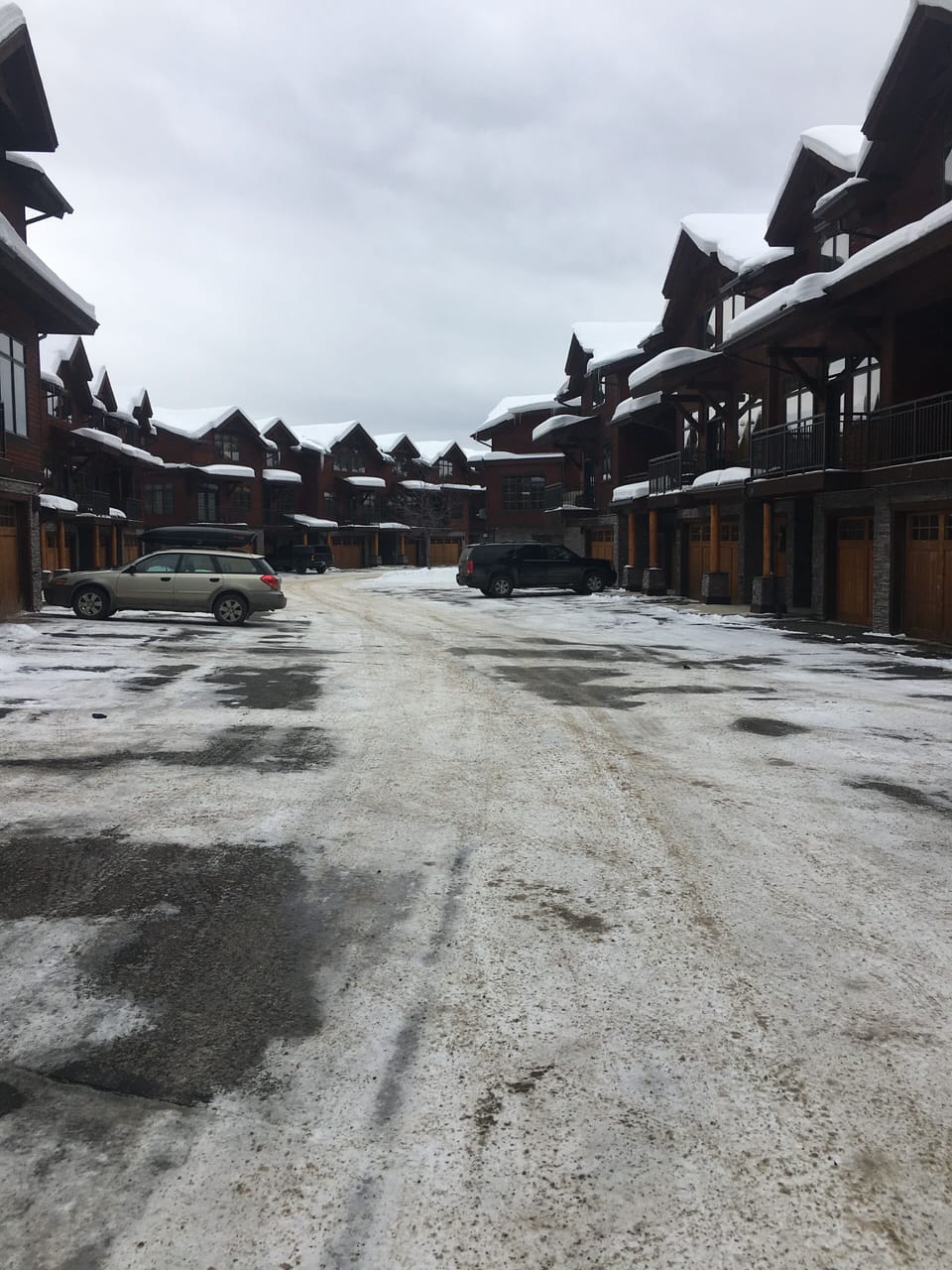 Complex where the unit is located 