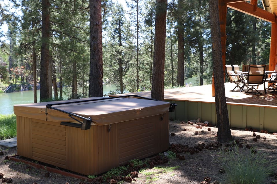 Hot tub 