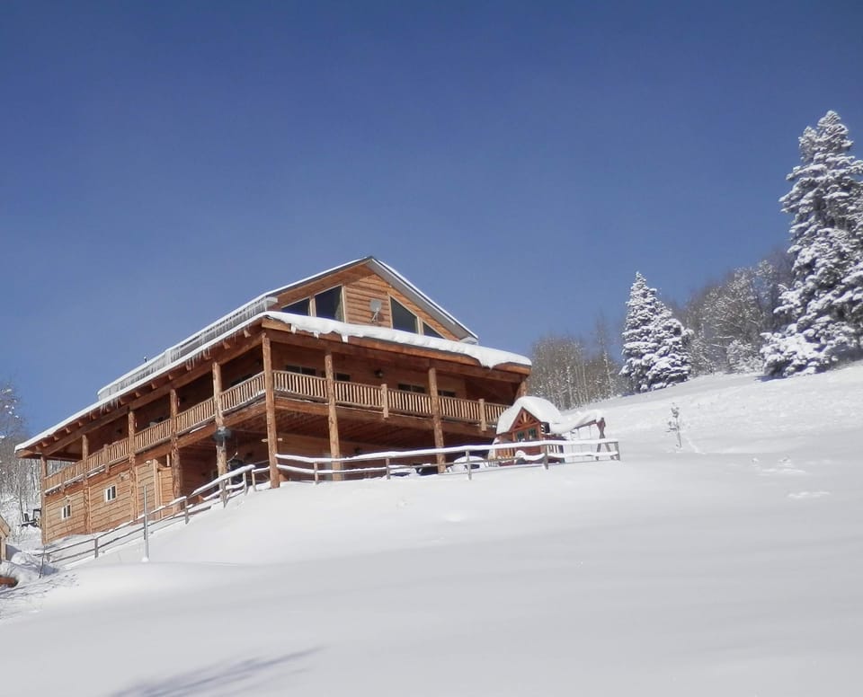 Just 20 minutes from the 3 Park City ski resorts. Cabin elevation 8,000 feet.