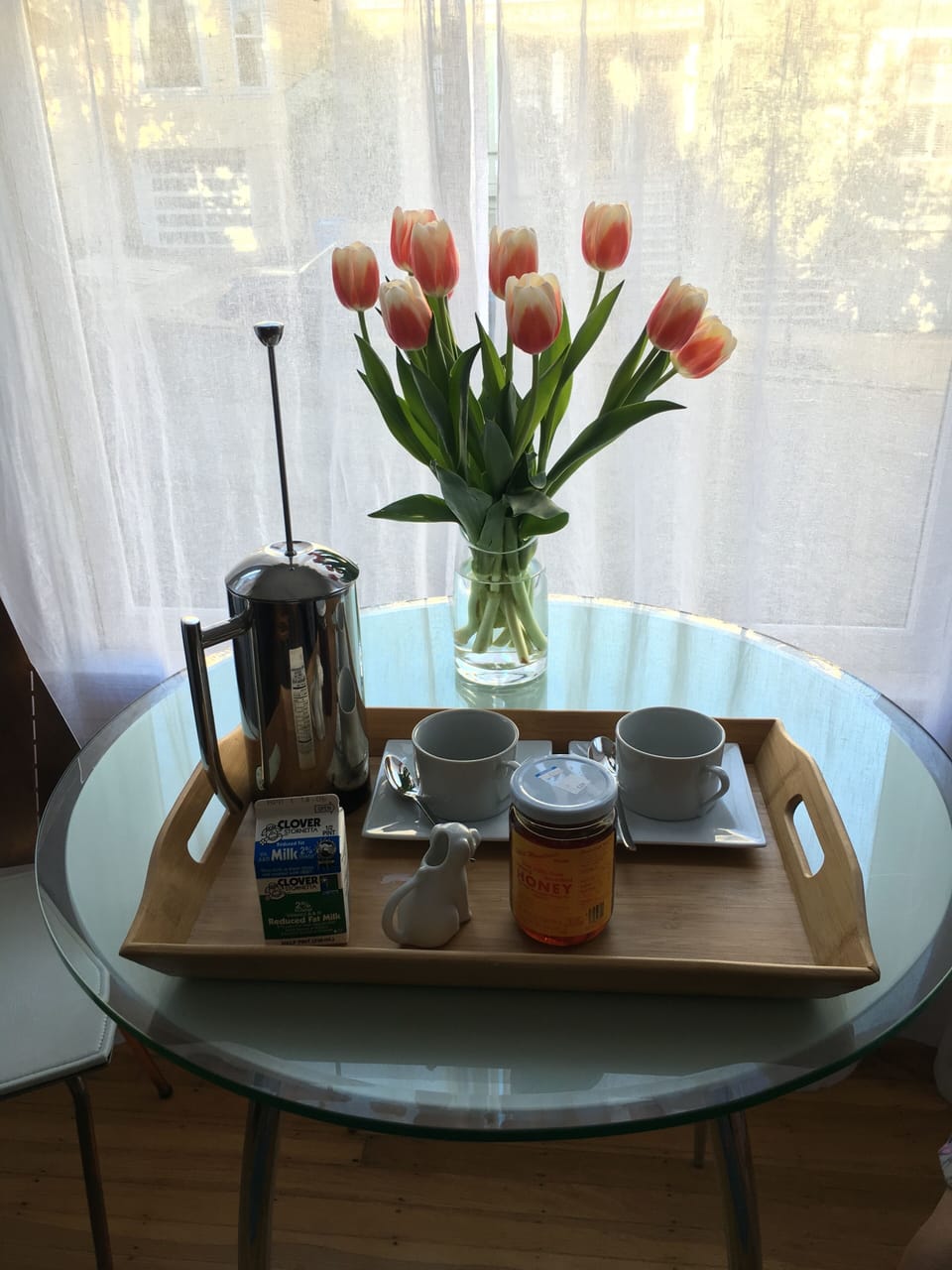 Breakfast by the bay windows~ great street watching!