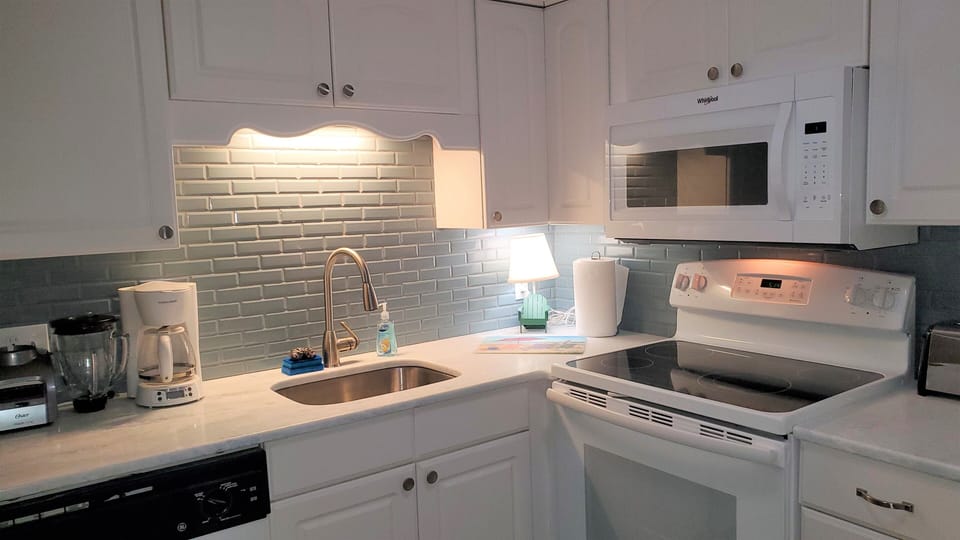 Beautiful kitchen - everything you need is provided