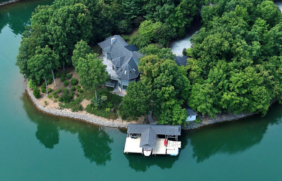 Aerial view of the Wind Family Estate!
