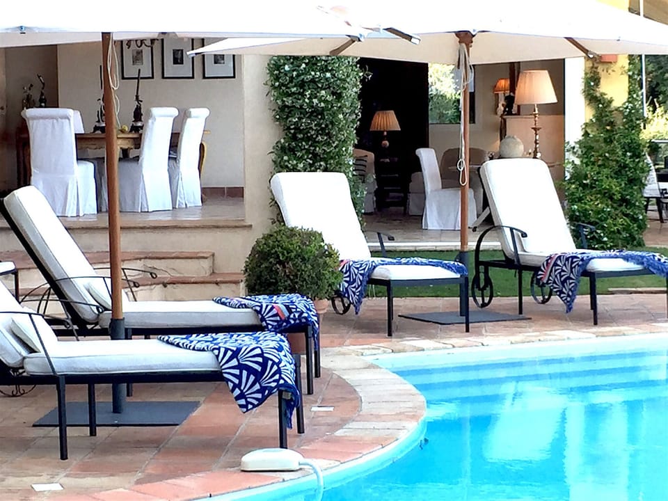  The heated salt water infinity pool has a breathtaking view of Cap Ferrat.