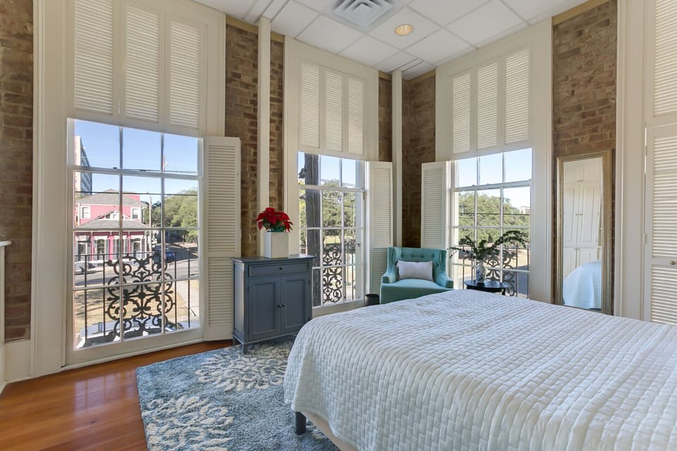 Washington Square Suite with View to the Park