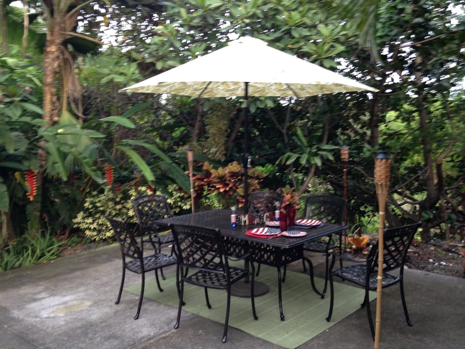 Outdoor dining