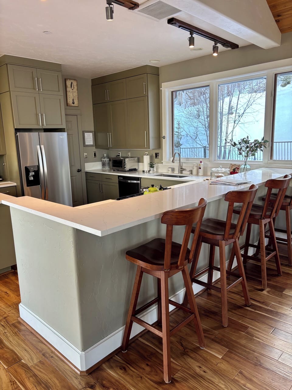 Additional seating to enjoy delights made from the kitchen.