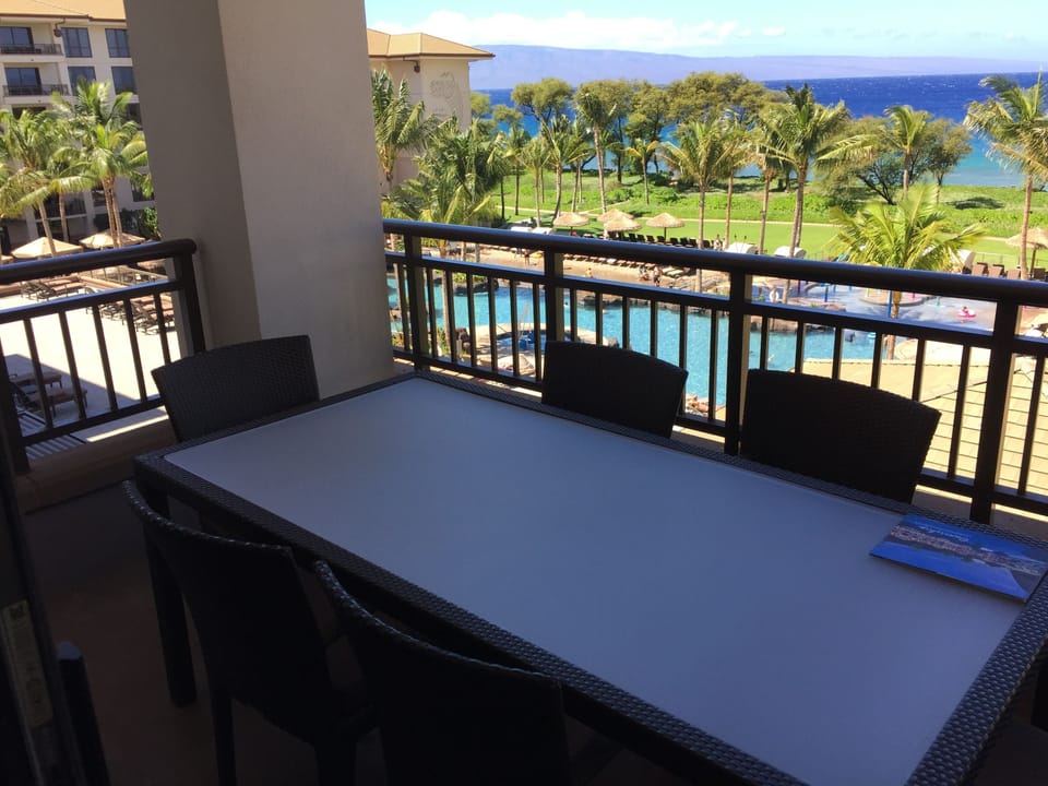 Lanai with outdoor furniture