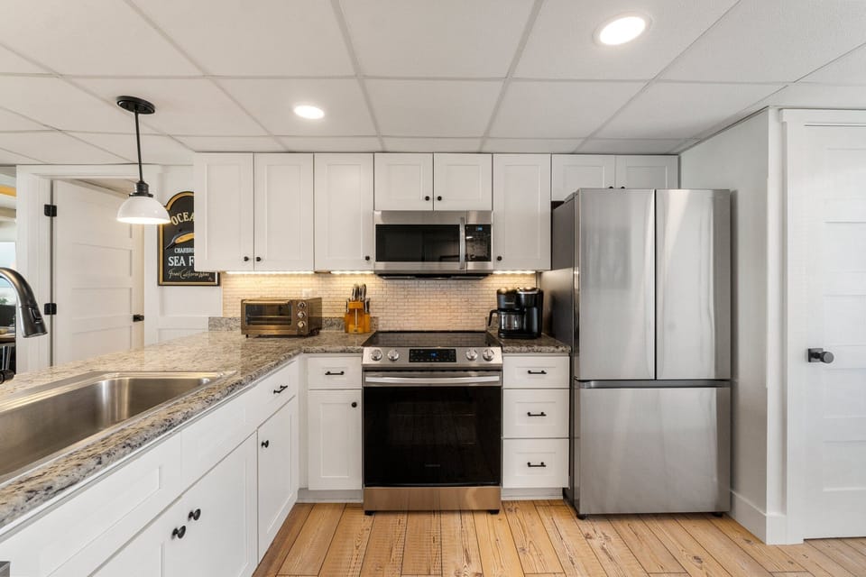 Fully Stocked Kitchen
