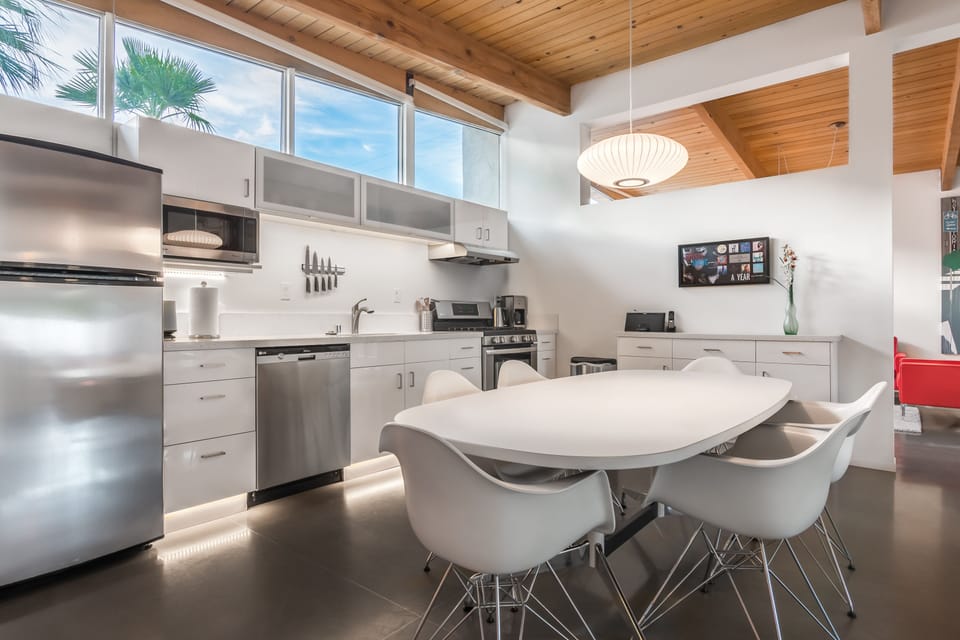 Open kitchen for easy entertaining 