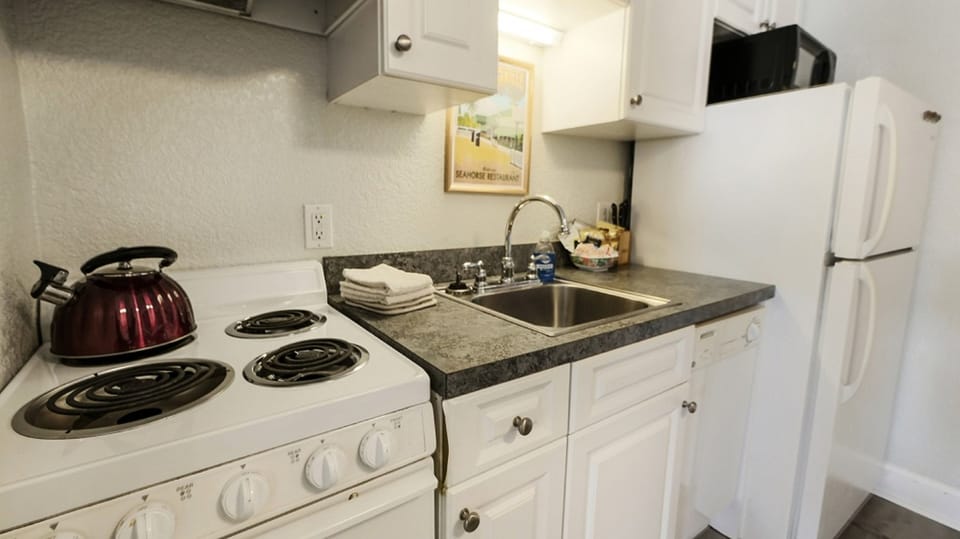 Fully equipped kitchen
