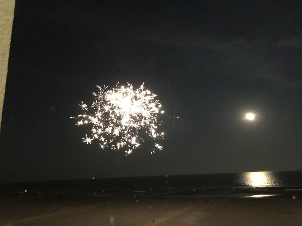 Free fireworks, weather permitting, every Friday in season