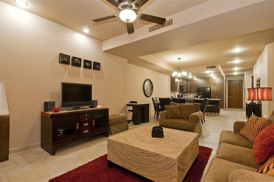 Flat Screen TV's Throughout and Excellent Decor