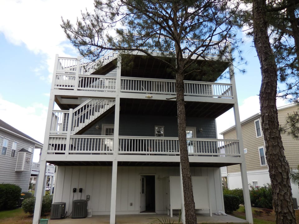 back of the house - 3 decks including rooftop
