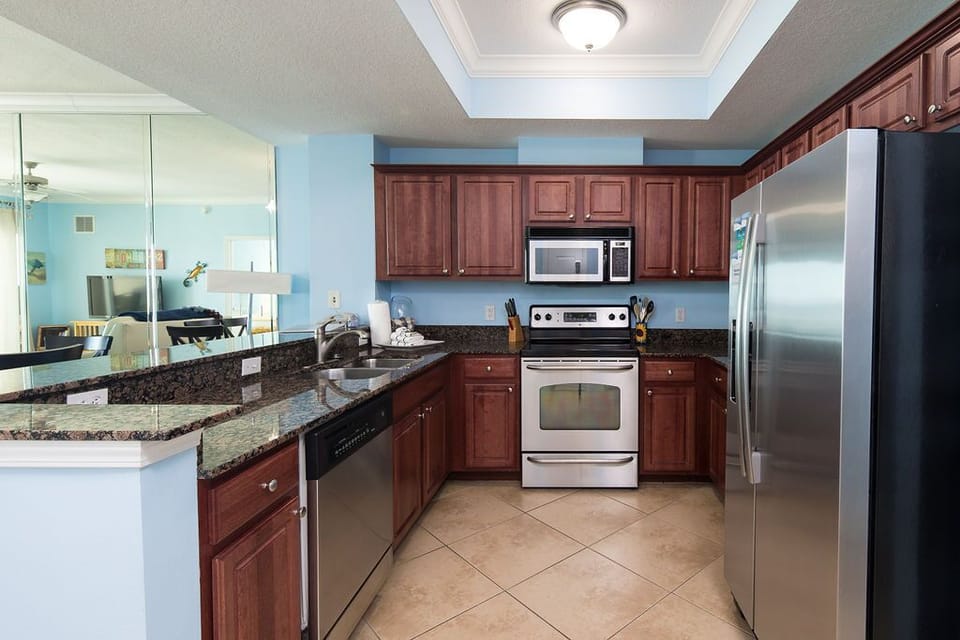 I love to cook. Fully stocked kitchen.