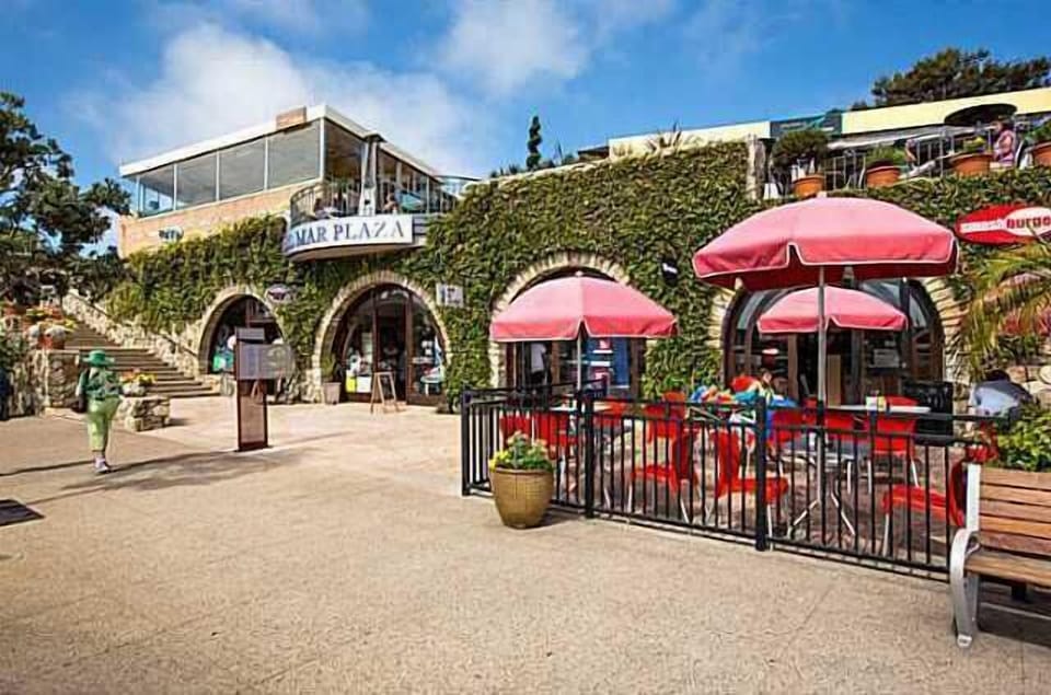 Del Mar Plaza Shops and Restaurants