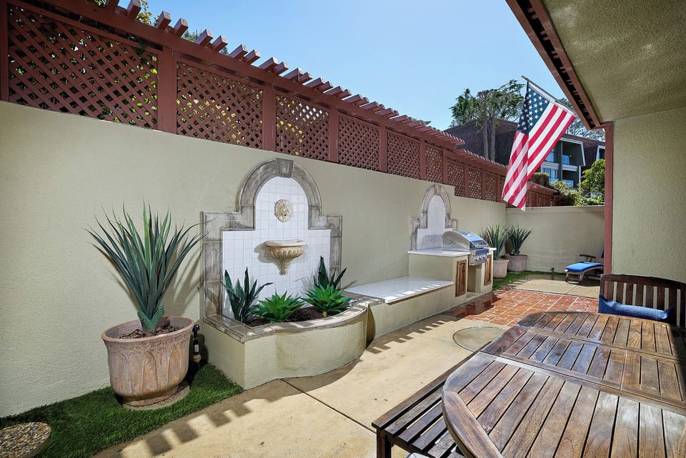 Large Private Patio with Built in BBQ