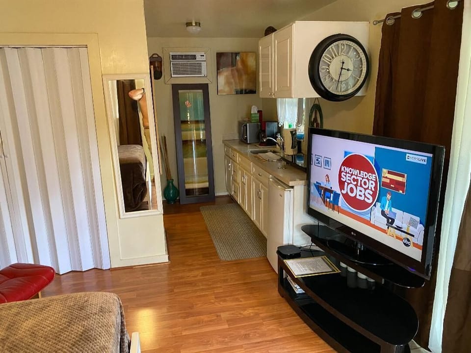 Kitchenette 