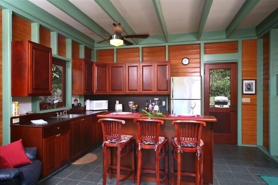 Kitchen & Mahogany Bar