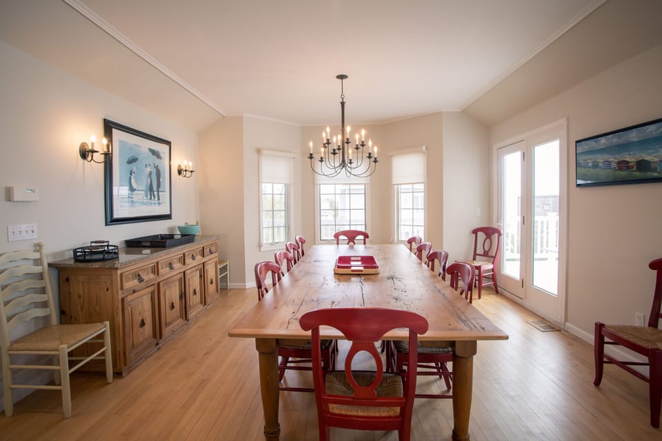 Spacious Dining Room with Seating for 12 to 14